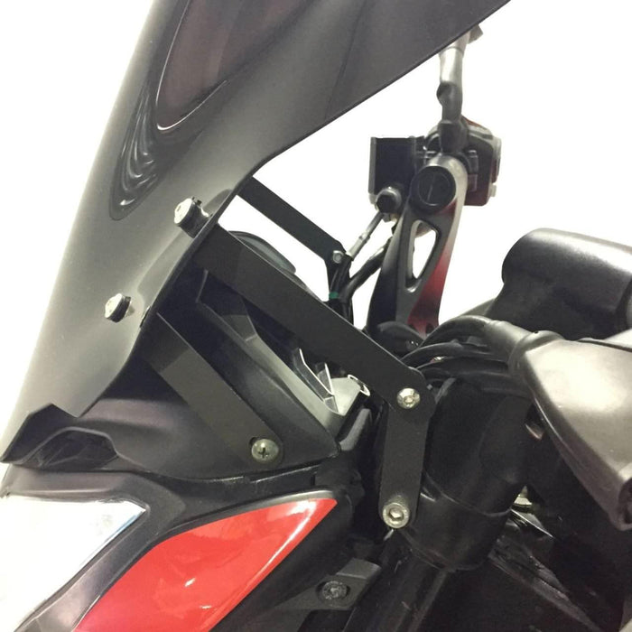 Parabrisas de turismo GP Kompozit color negro compatible con Bajaj Pulsar NS200 2011-2023