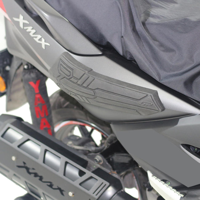 GP Kompozit Couvercle de carénage latéral noir compatible pour Yamaha XMAX 2018-2022 