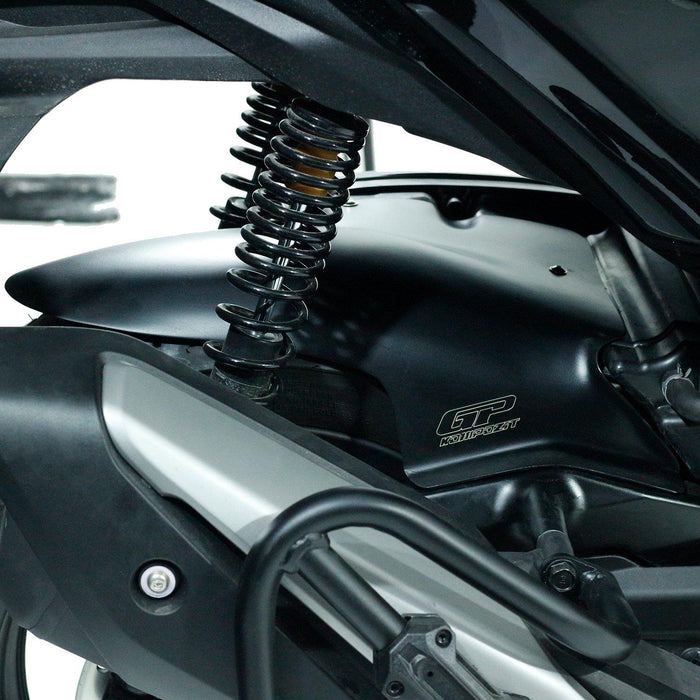 GP Kompozit Guardabarros trasero de fibra negro compatible para Honda Forza 250 / Forza 350 / NSS350 2021-2023 